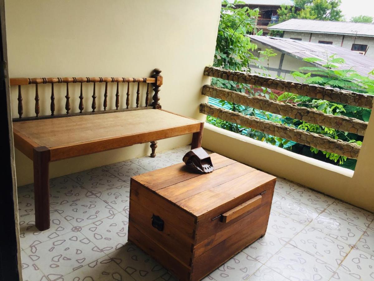 Aquarius Inn Nyaung Shwe Esterno foto