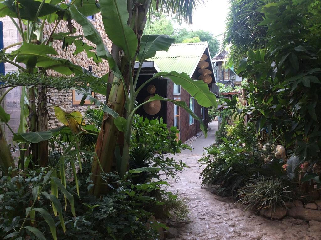Aquarius Inn Nyaung Shwe Esterno foto