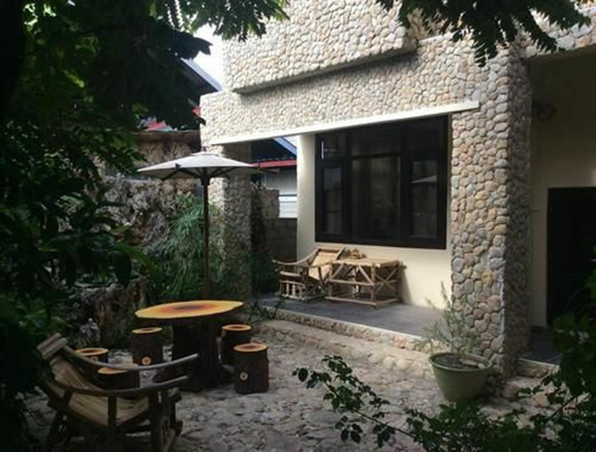 Aquarius Inn Nyaung Shwe Esterno foto