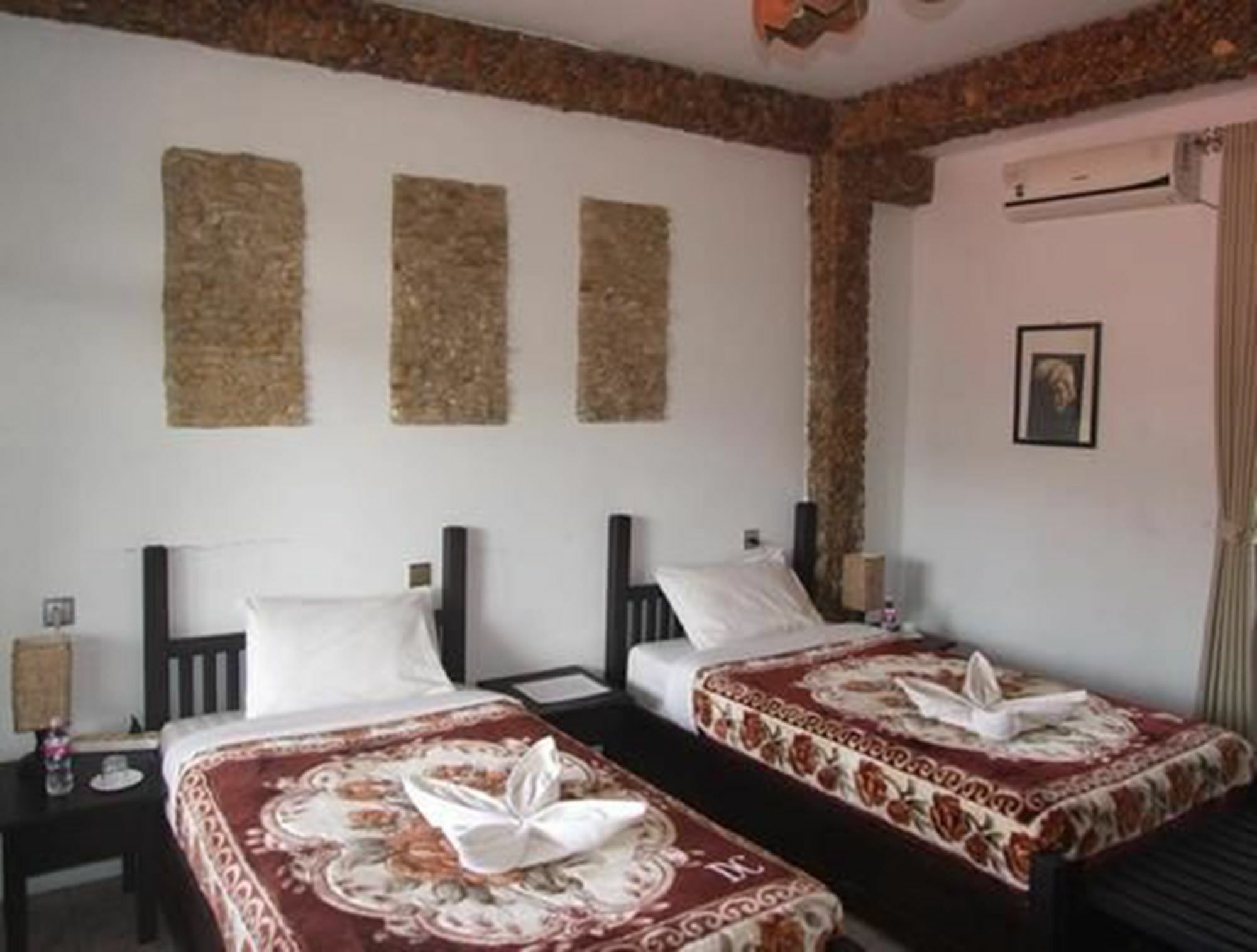 Aquarius Inn Nyaung Shwe Esterno foto