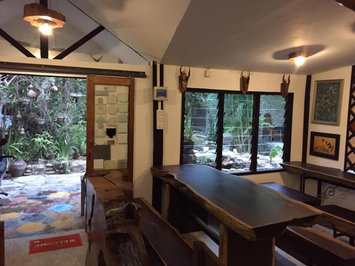 Aquarius Inn Nyaung Shwe Esterno foto