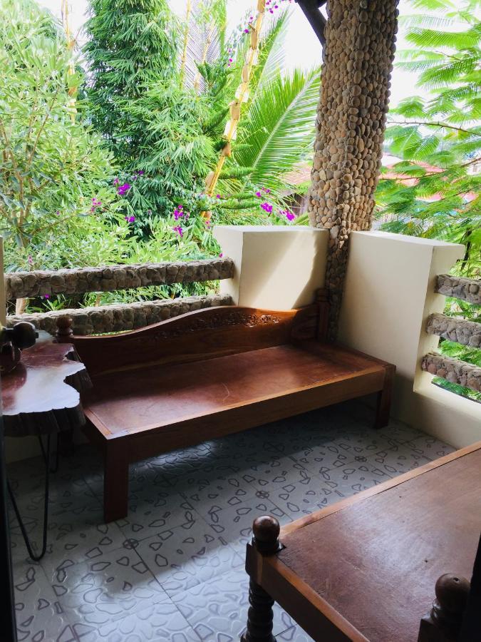 Aquarius Inn Nyaung Shwe Esterno foto